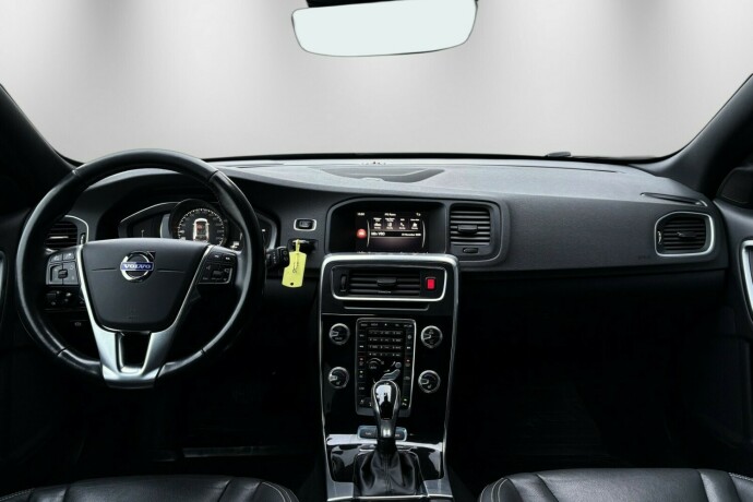 volvo-v60-elektrisitetdiesel-2018-big-10