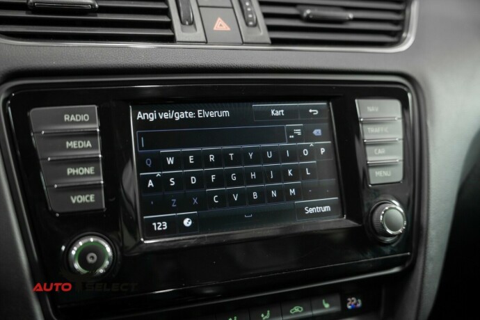 skoda-octavia-scout-diesel-2016-big-41