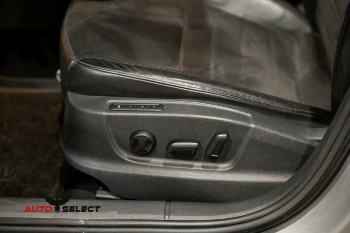 skoda-octavia-scout-diesel-2016-big-21