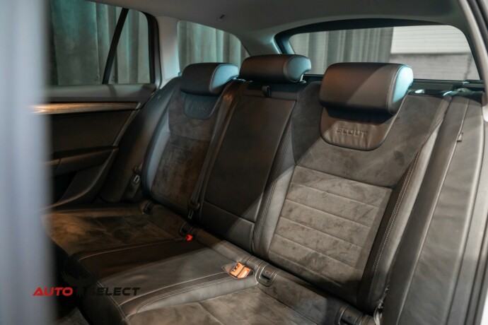 skoda-octavia-scout-diesel-2016-big-16