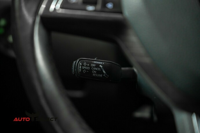 skoda-octavia-scout-diesel-2016-big-27