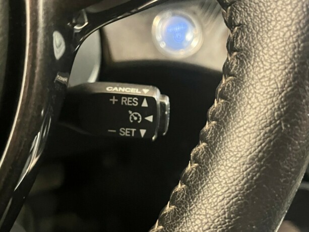 toyota-yaris-elektrisitetbensin-2019-big-12