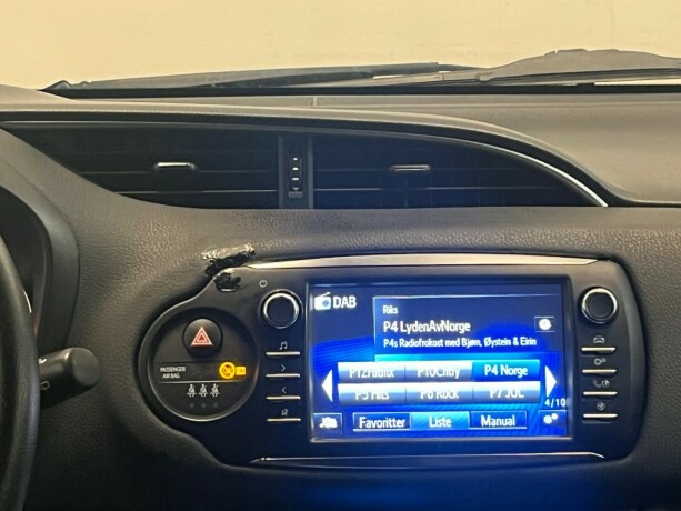 toyota-yaris-elektrisitetbensin-2019-big-15