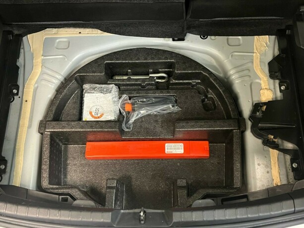 toyota-yaris-elektrisitetbensin-2019-big-32