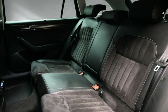 skoda-superb-elektrisitetbensin-2021-big-17