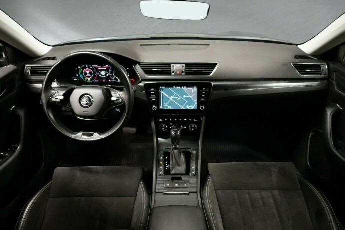 skoda-superb-elektrisitetbensin-2021-big-10