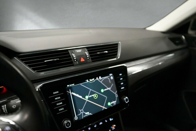 skoda-superb-elektrisitetbensin-2021-big-13