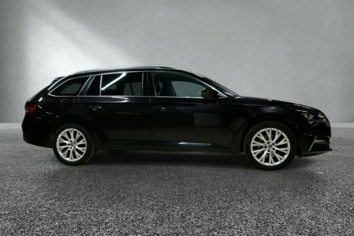 skoda-superb-elektrisitetbensin-2021-big-5