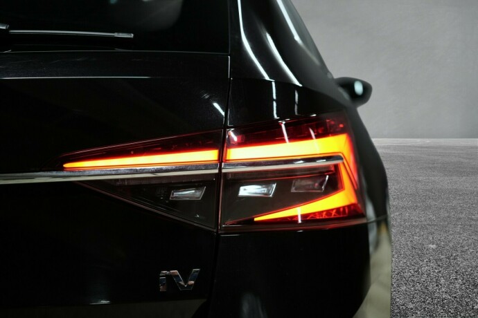 skoda-superb-elektrisitetbensin-2021-big-9