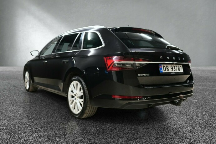 skoda-superb-elektrisitetbensin-2021-big-2