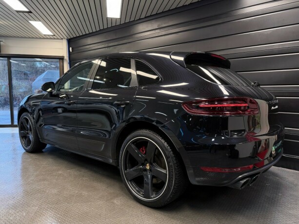 porsche-macan-bensin-2015-big-5