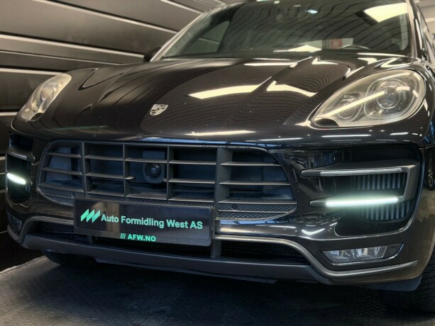 porsche-macan-bensin-2015-big-3