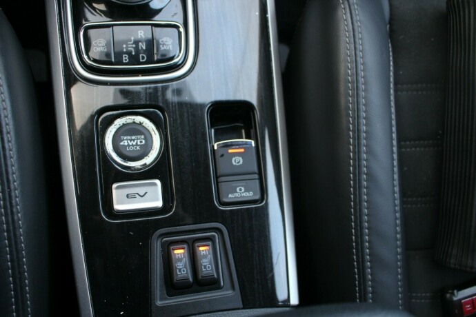 mitsubishi-outlander-elektrisitetbensin-2018-big-20