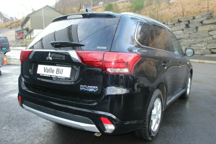 mitsubishi-outlander-elektrisitetbensin-2018-big-4
