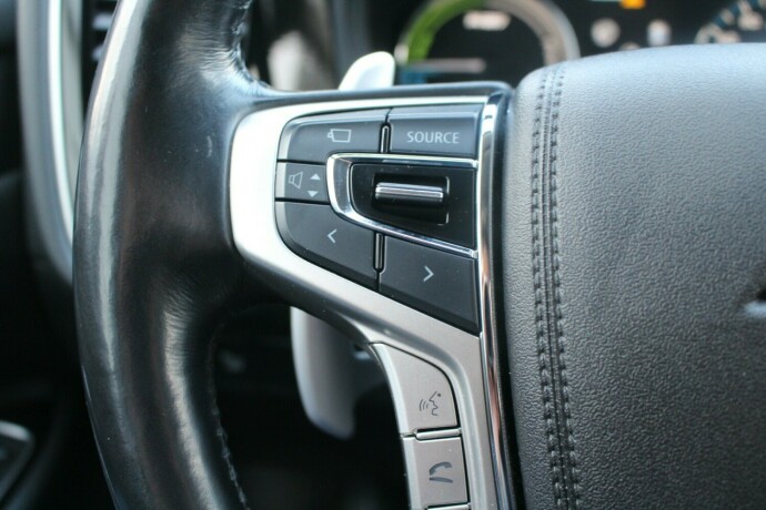 mitsubishi-outlander-elektrisitetbensin-2018-big-12