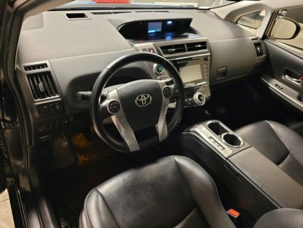 toyota-prius-seven-elektrisitetbensin-2016-big-22