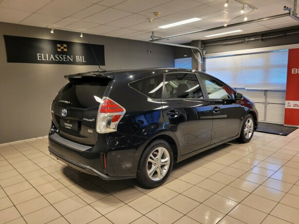 toyota-prius-seven-elektrisitetbensin-2016-big-3