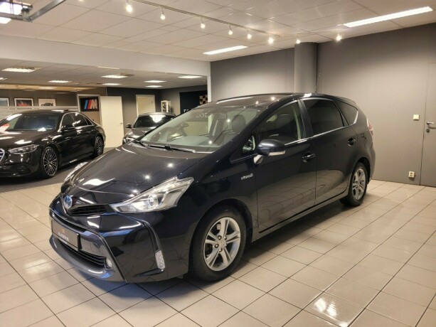 toyota-prius-seven-elektrisitetbensin-2016-big-6