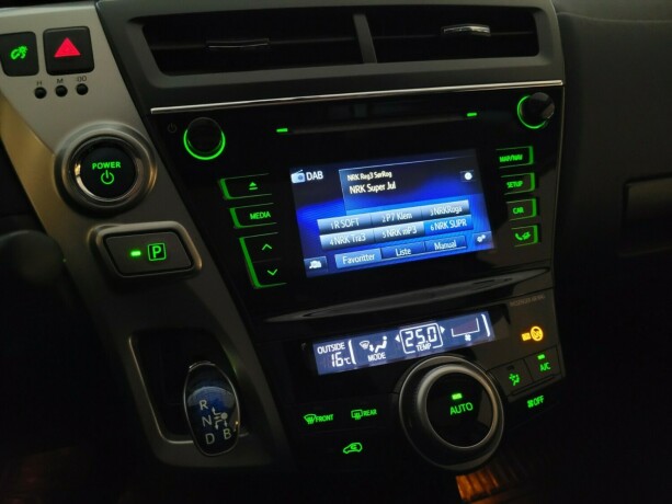 toyota-prius-seven-elektrisitetbensin-2016-big-23