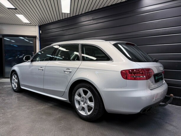 audi-a4-bensin-2009-big-9