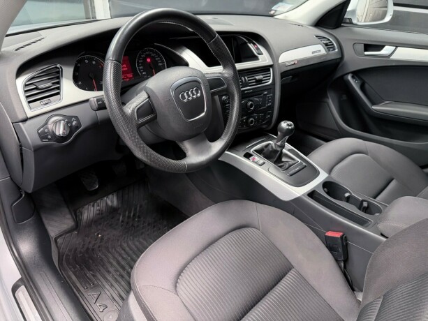 audi-a4-bensin-2009-big-17