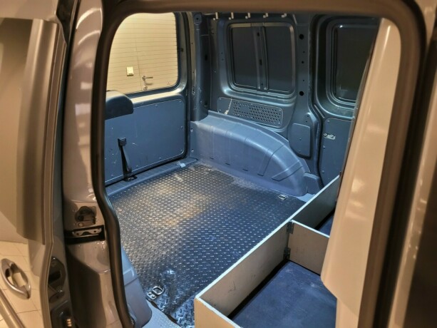 volkswagen-caddy-diesel-2012-big-19