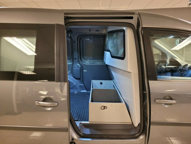 volkswagen-caddy-diesel-2012-big-17