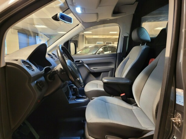 volkswagen-caddy-diesel-2012-big-23