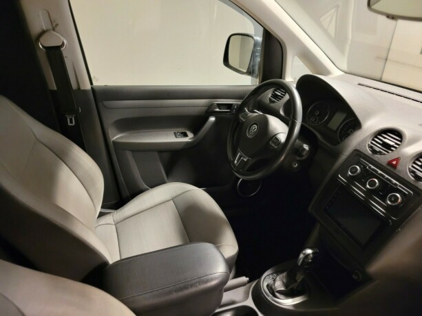 volkswagen-caddy-diesel-2012-big-15