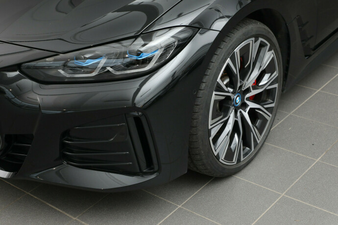 bmw-i4-m50-elektrisitet-2023-big-32