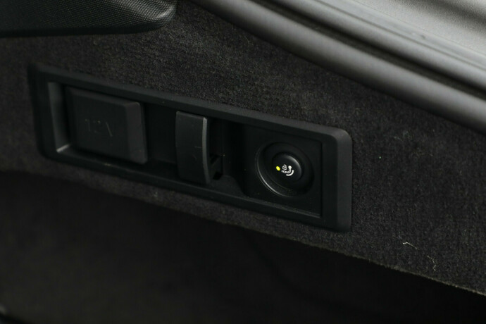 bmw-i4-m50-elektrisitet-2023-big-39