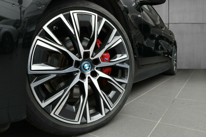 bmw-i4-m50-elektrisitet-2023-big-33