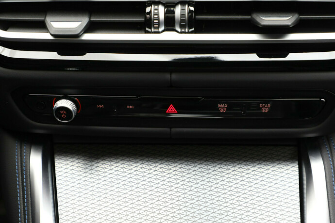 bmw-i4-m50-elektrisitet-2023-big-26