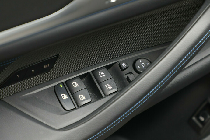 bmw-i4-m50-elektrisitet-2023-big-22