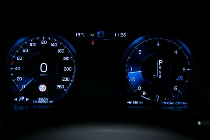 volvo-xc-60-diesel-2019-big-12