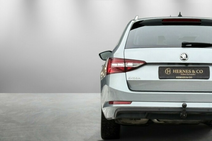 skoda-superb-diesel-2019-big-9