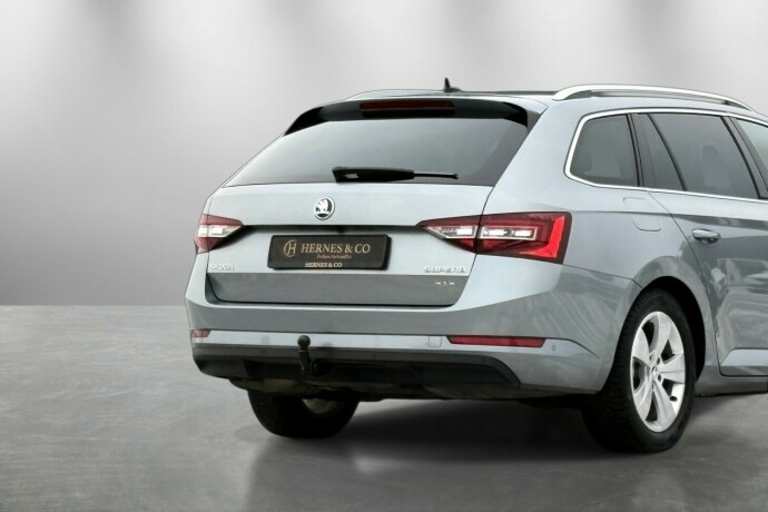 skoda-superb-diesel-2019-big-8