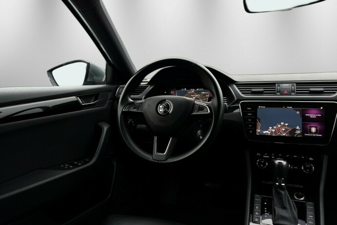 skoda-superb-diesel-2019-big-14