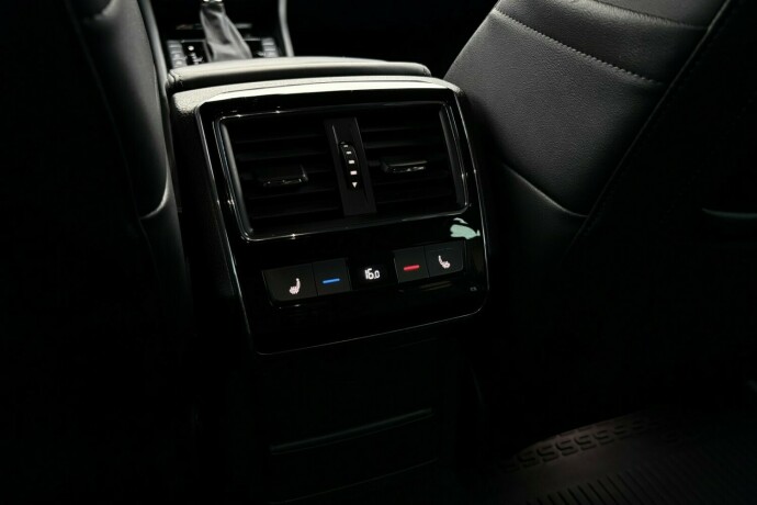 skoda-superb-diesel-2019-big-18