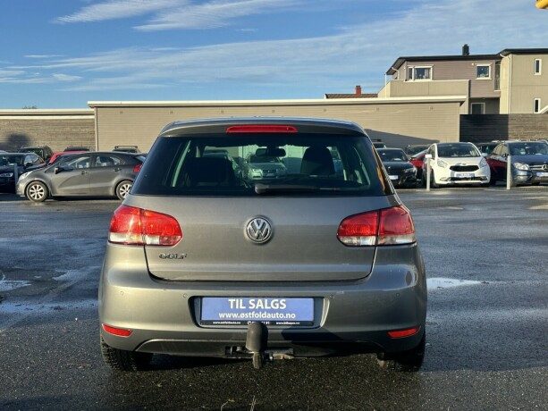 volkswagen-golf-bensin-2012-big-4