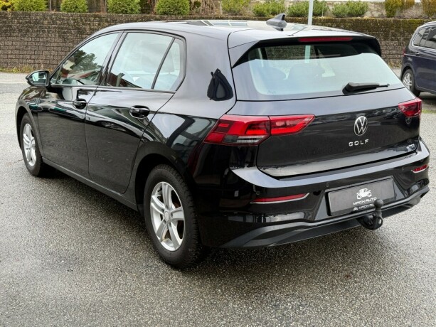 volkswagen-golf-elektrisitetbensin-2022-big-3