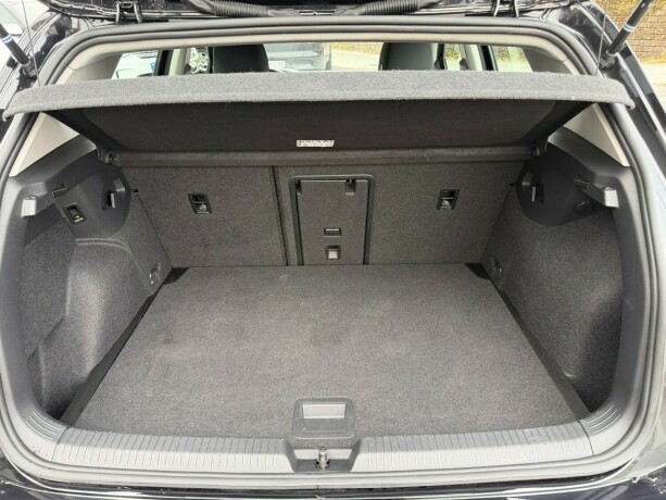 volkswagen-golf-elektrisitetbensin-2022-big-19