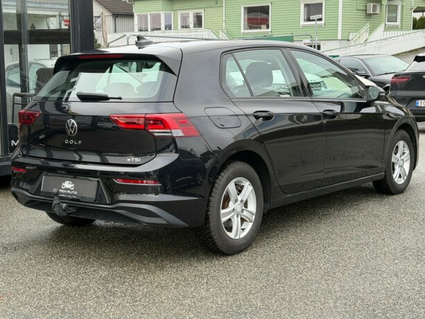 volkswagen-golf-elektrisitetbensin-2022-big-4