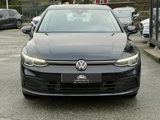 volkswagen-golf-elektrisitetbensin-2022-big-1