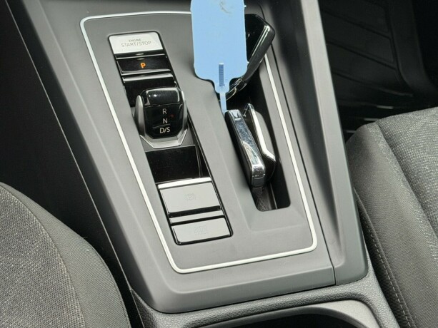 volkswagen-golf-elektrisitetbensin-2022-big-12