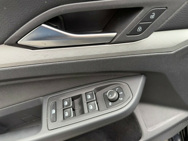 volkswagen-golf-elektrisitetbensin-2022-big-15