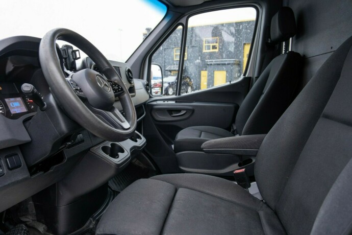 mercedes-benz-sprinter-diesel-2019-big-17