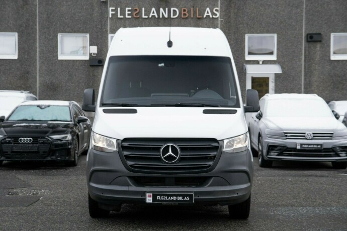 mercedes-benz-sprinter-diesel-2019-big-4