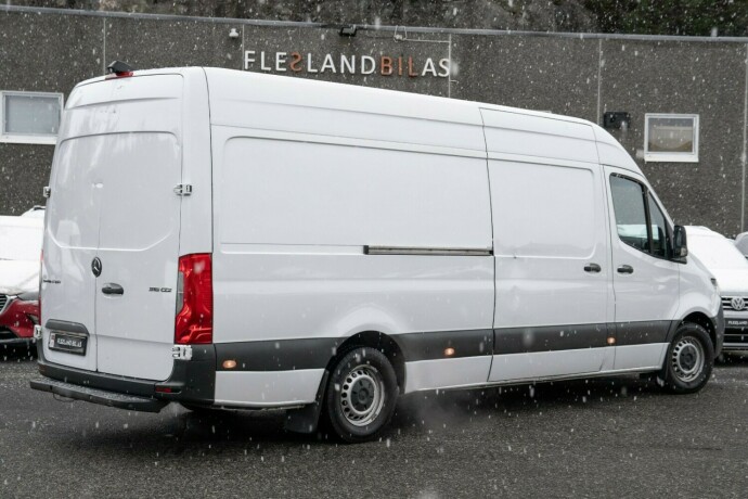 mercedes-benz-sprinter-diesel-2019-big-5