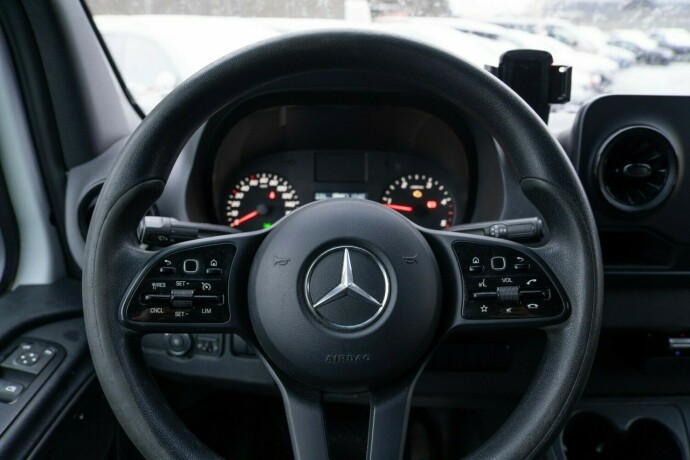 mercedes-benz-sprinter-diesel-2019-big-8